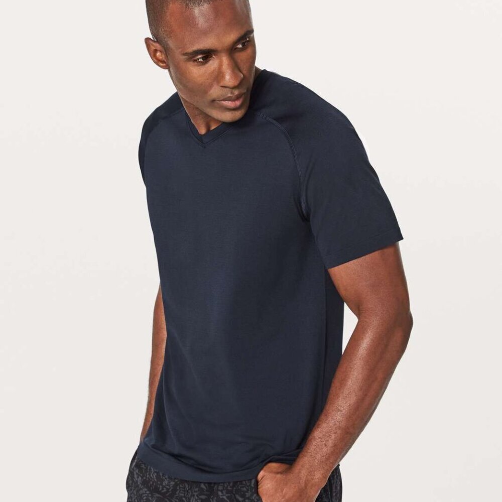 Lululemon | Metal Vent Tech Short Sleeve V Size Medium